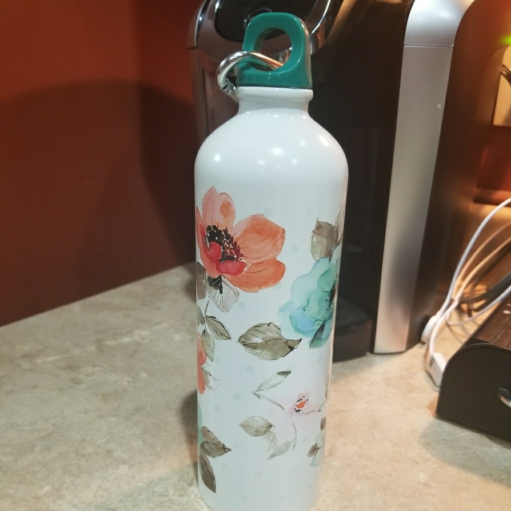 Very cute water bottle❤